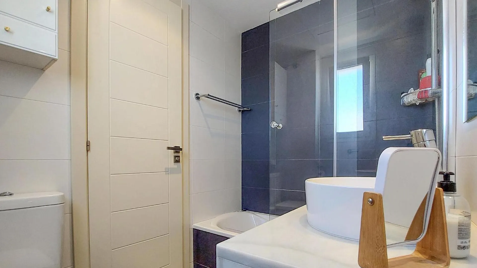 Awesome Apartment In Estepona With Wi-Fi 0*,  스페인